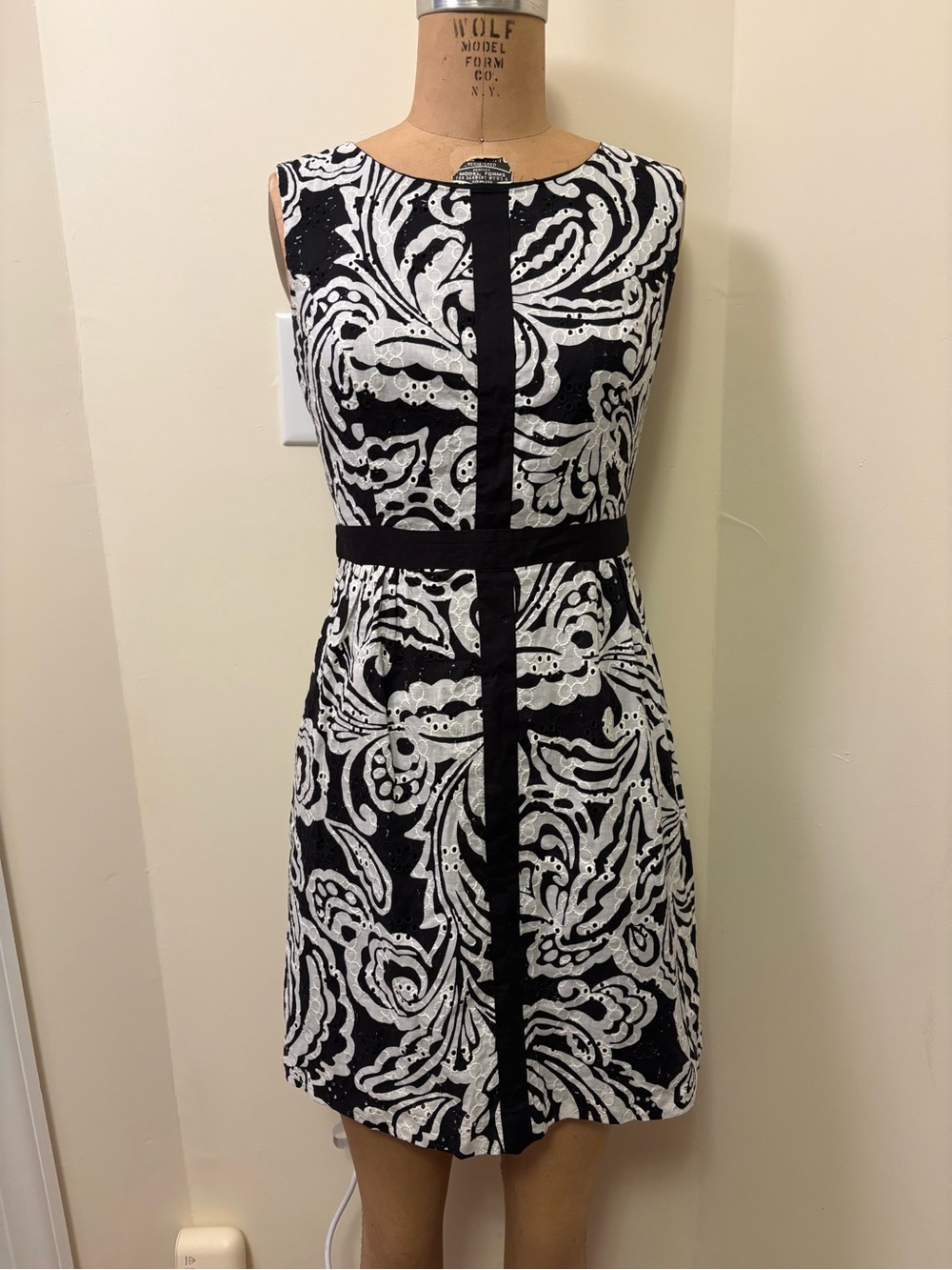 Tabitha Black and White Sleeveless Fit-and-Flare Dress